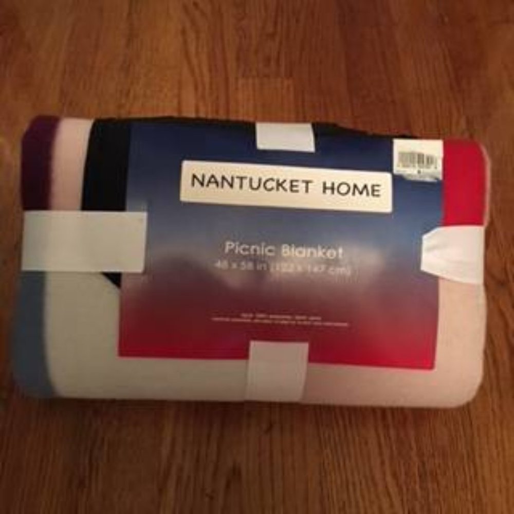 Nantucket - Throw / Blanket (size 48" x 58")